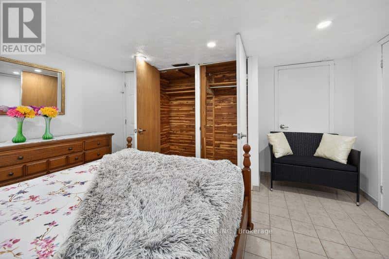 LOWER LVL - 44 ALDRIDGE STREET — Hamilton (Yeoville) - Photo 3 of 17