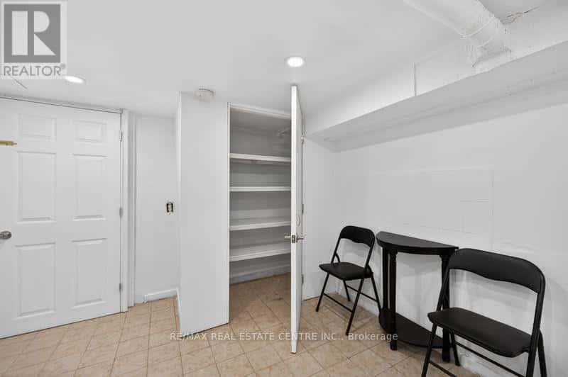 LOWER LVL - 44 ALDRIDGE STREET — Hamilton (Yeoville) - Photo 2 of 17