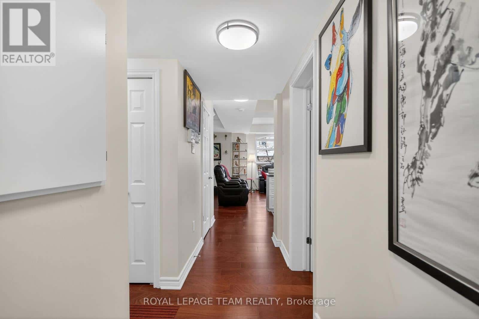 Ottawa — Ottawa - Photo 4 of 20