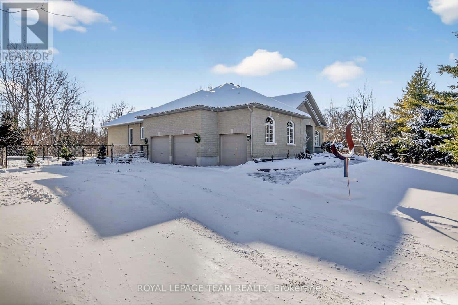 6196 ELKWOOD DRIVE — Ottawa, Ontario - Photo 2 of 50