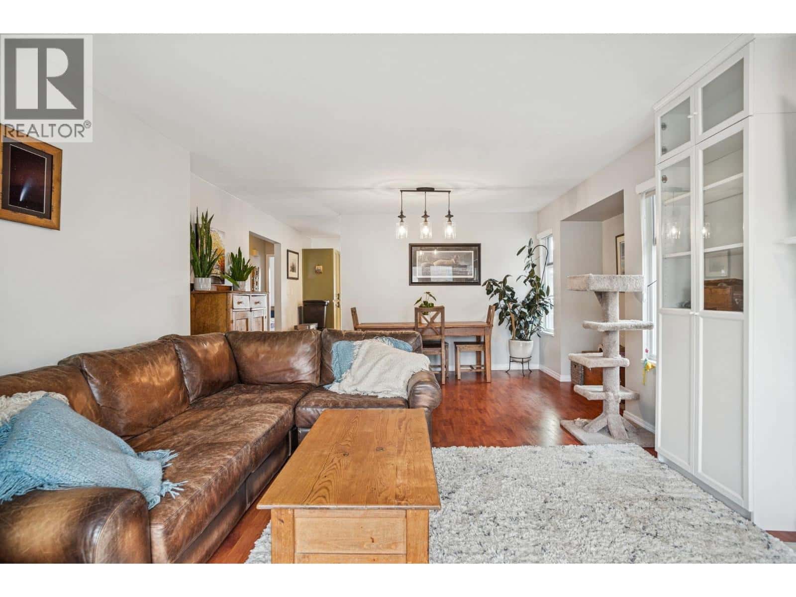 658 PENDER PLACE — Port Coquitlam, British Columbia - Photo 5 of 39