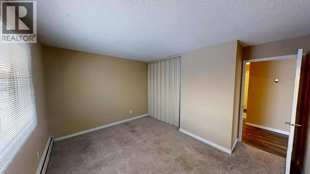 Grande Prairie — Grande Prairie - Photo 5 of 9