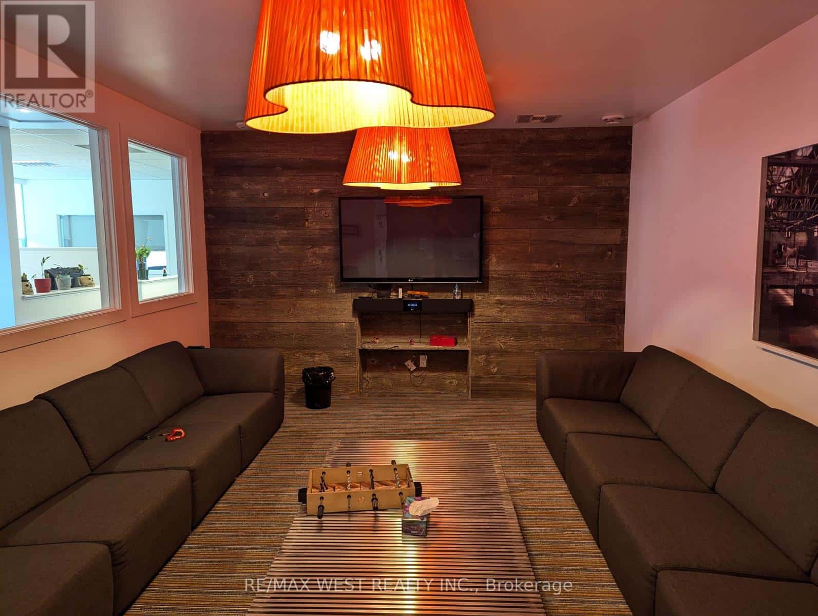 Toronto (Annex) — Toronto (Annex) - Photo 2 of 13