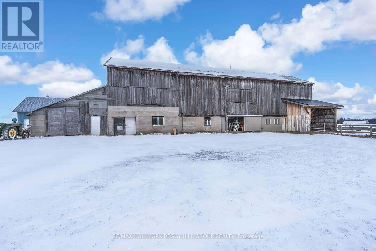 Essa — Essa - Photo 4 of 34