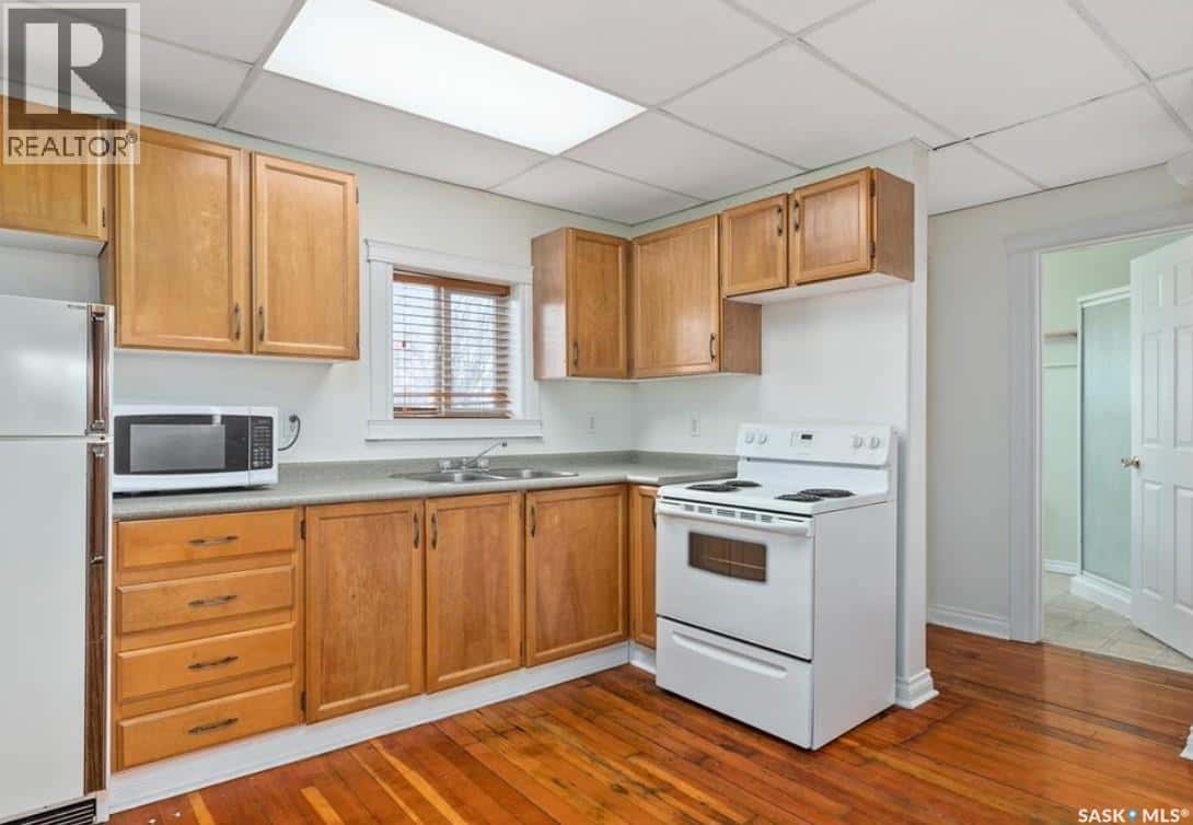 Saskatoon — Saskatoon - Photo 3 of 18