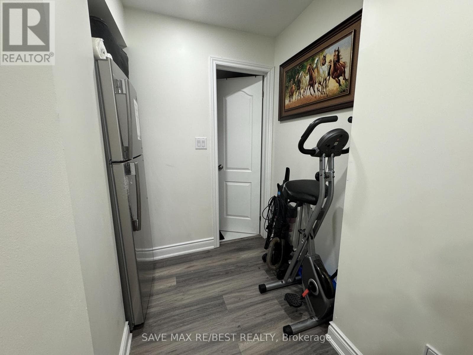 Brampton (Toronto Gore Rural Estate) — Brampton (Toronto Gore Rural Estate) - Main photo