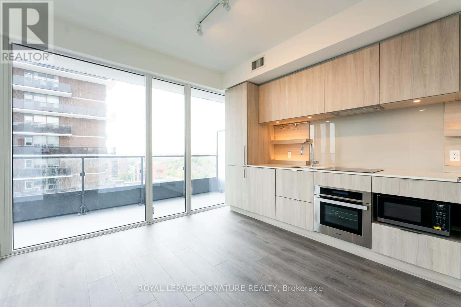 1309 - 28 ANN STREET — Mississauga (Port Credit) - Photo 2 of 29