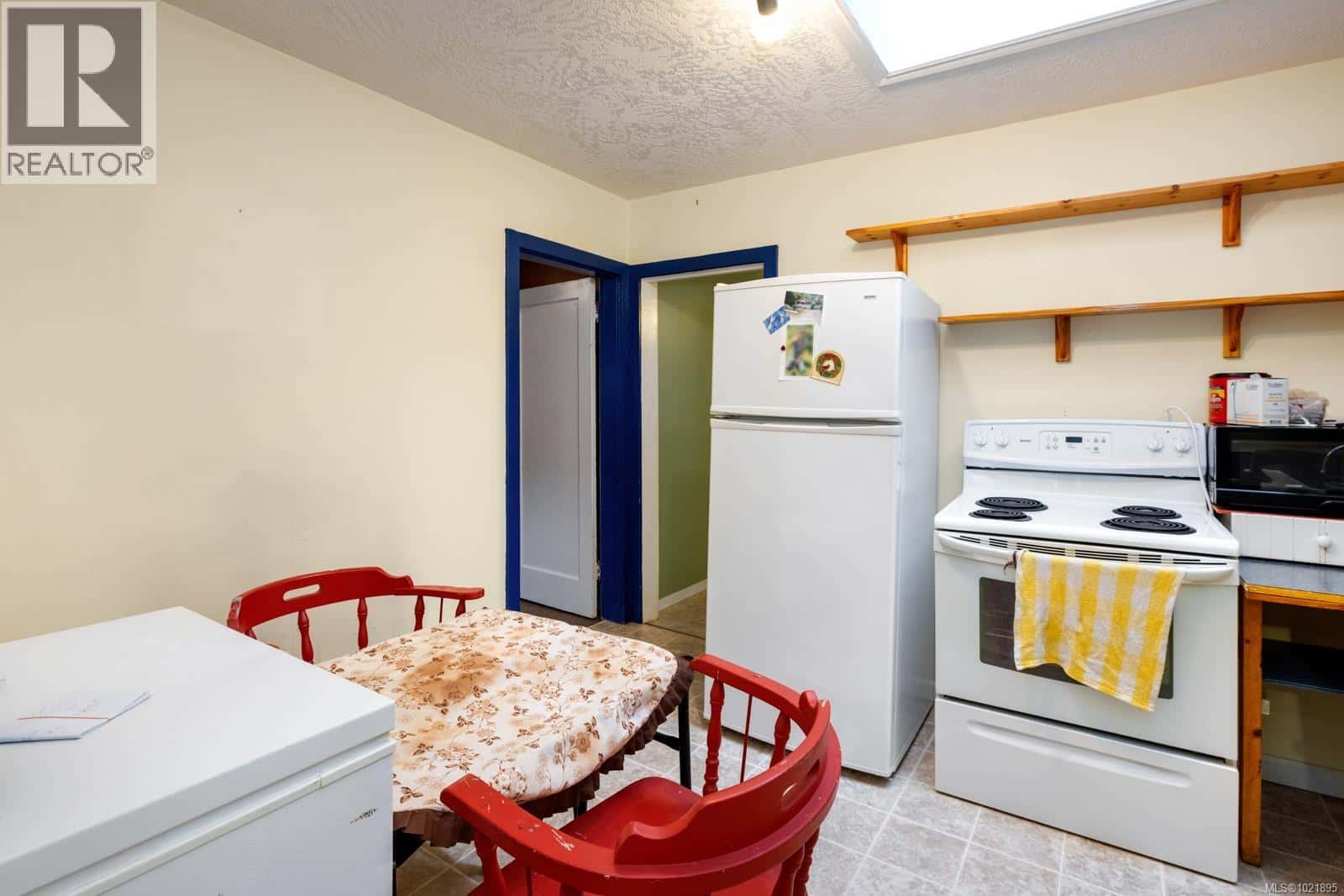 Duncan — Duncan - Photo 4 of 18