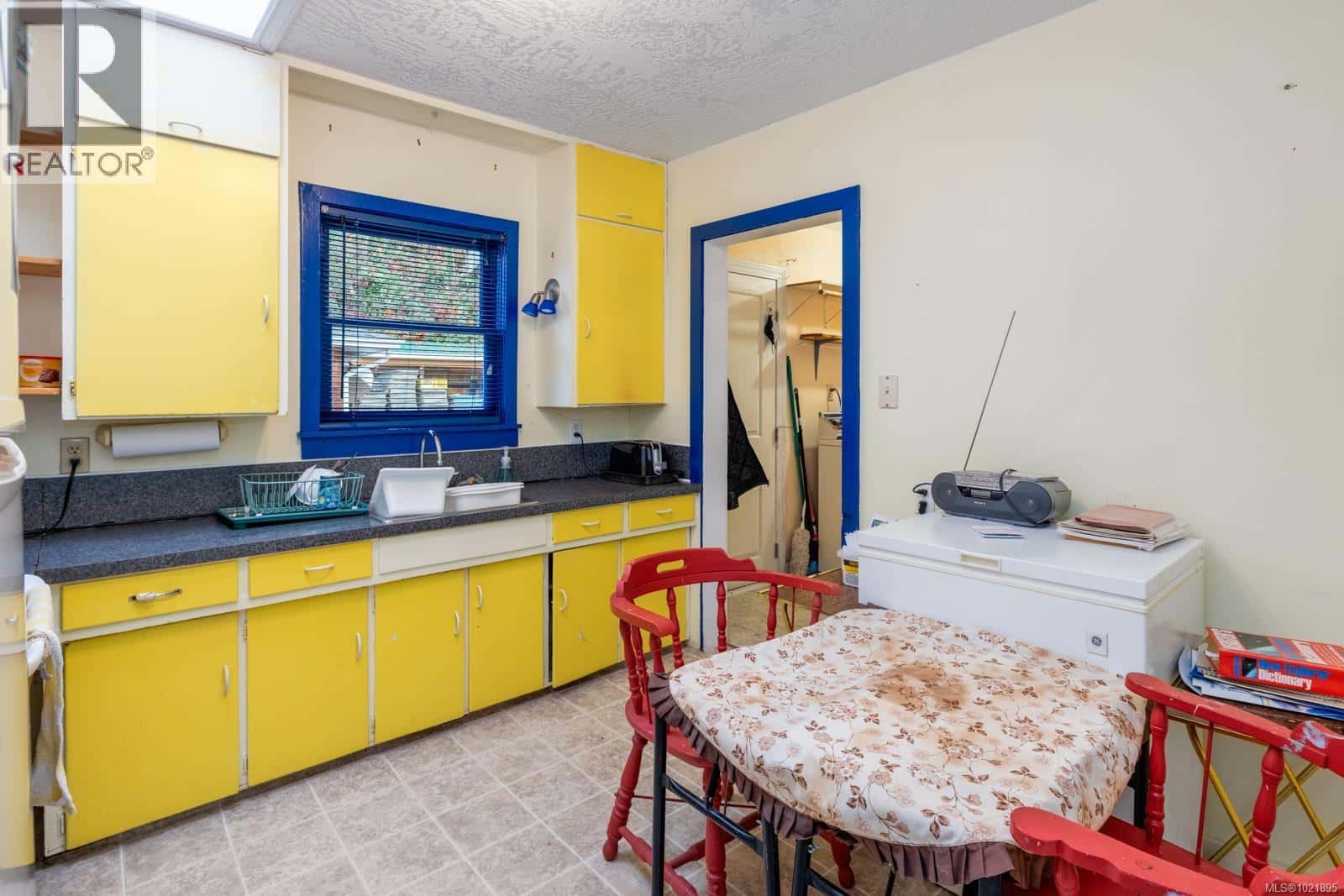 Duncan — Duncan - Photo 2 of 18