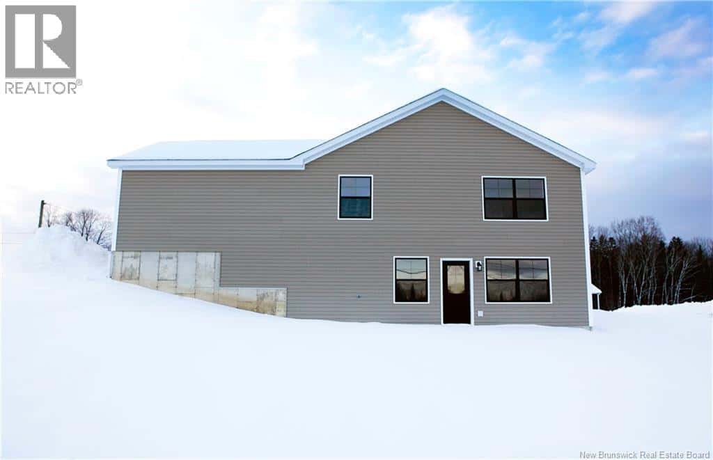 126 Hetherington Court — Woodstock, New Brunswick - Photo 4 of 49