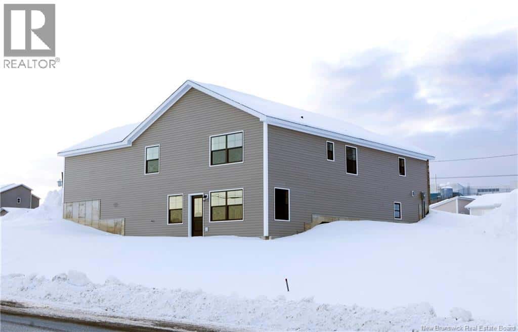 126 Hetherington Court — Woodstock, New Brunswick - Photo 5 of 49