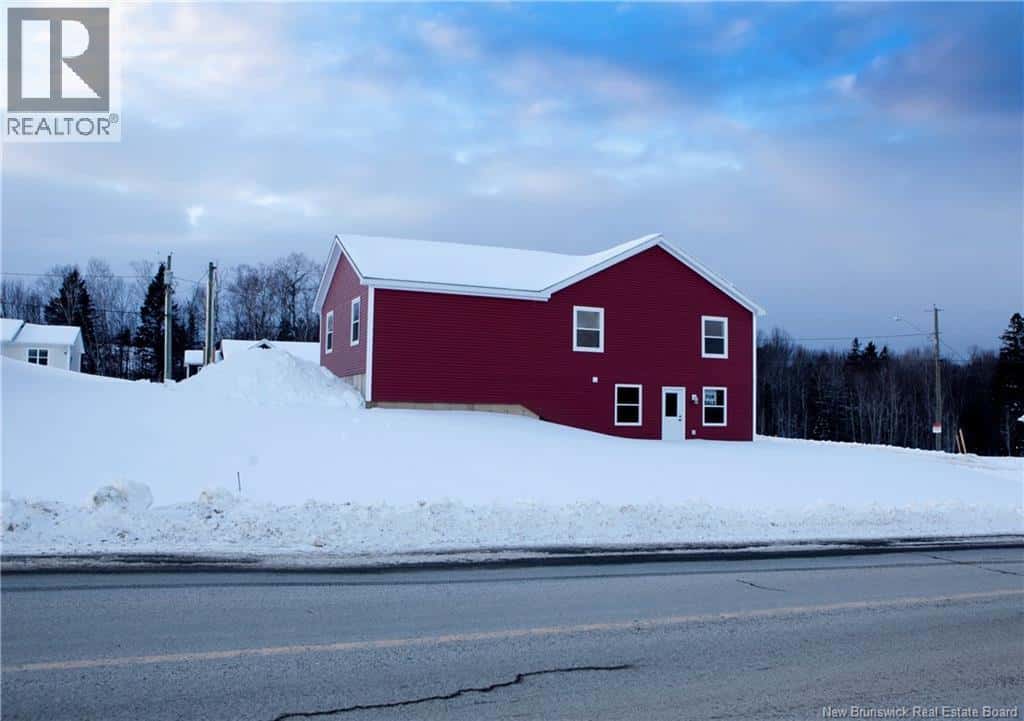 128 Hetherington Court — Woodstock, New Brunswick - Photo 4 of 48