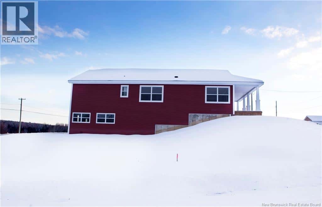 128 Hetherington Court — Woodstock, New Brunswick - Photo 5 of 48