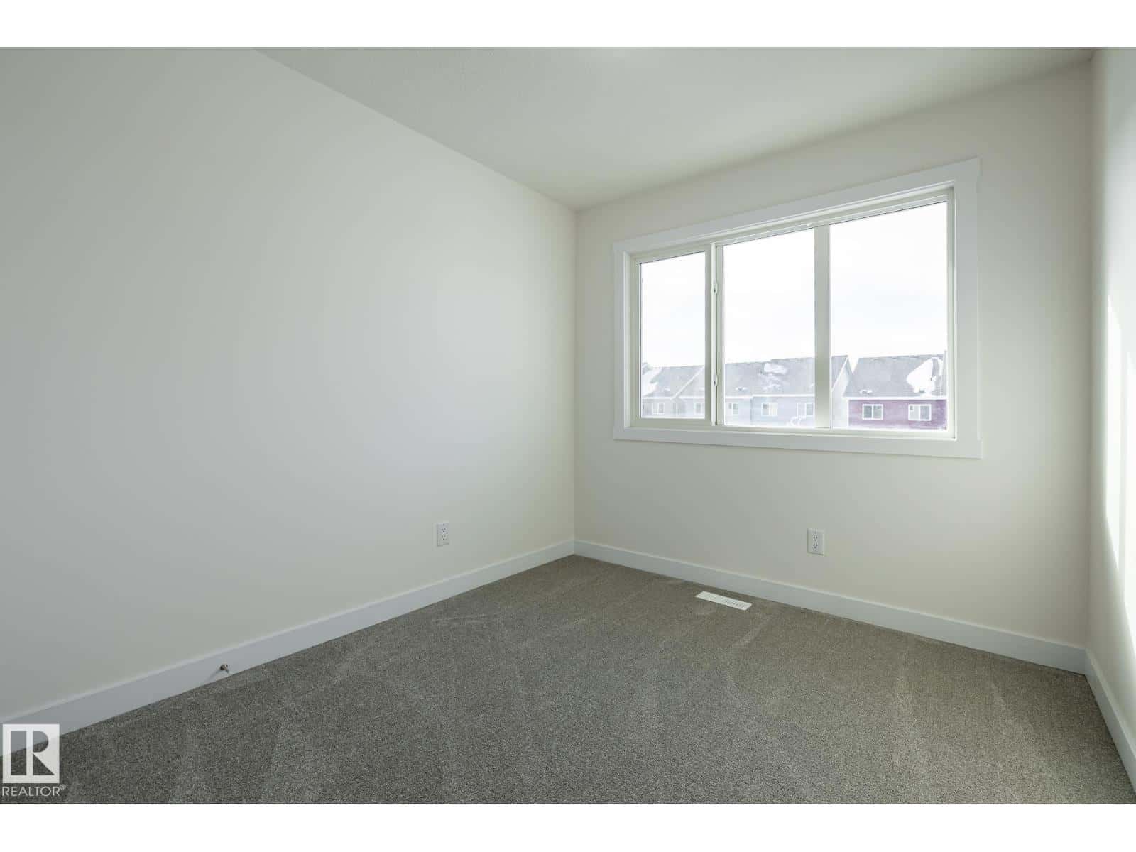 Edmonton — Edmonton - Photo 2 of 22