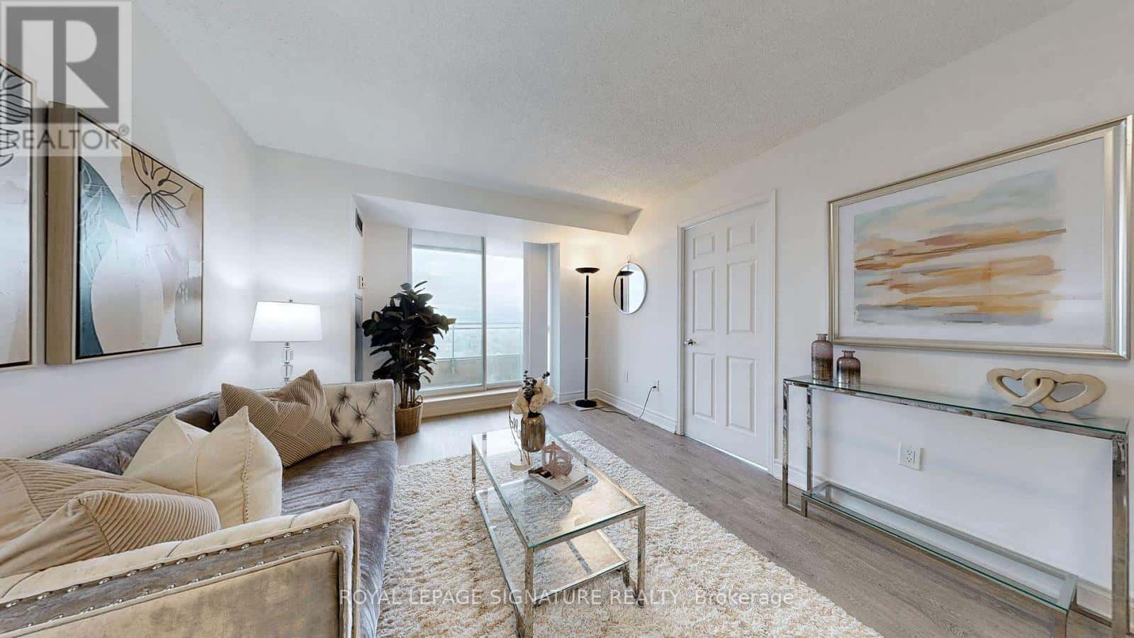 Toronto (Newtonbrook East) — Toronto (Newtonbrook East) - Photo 2 of 27