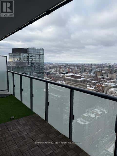 Toronto (Bay Street Corridor) — Toronto (Bay Street Corridor) - Photo 5 of 14