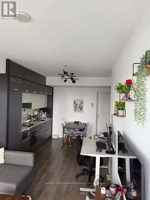 Toronto (Bay Street Corridor) — Toronto (Bay Street Corridor) - Photo 3 of 14