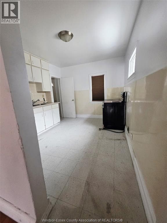 1686 MERCER STREET — Windsor - Main photo