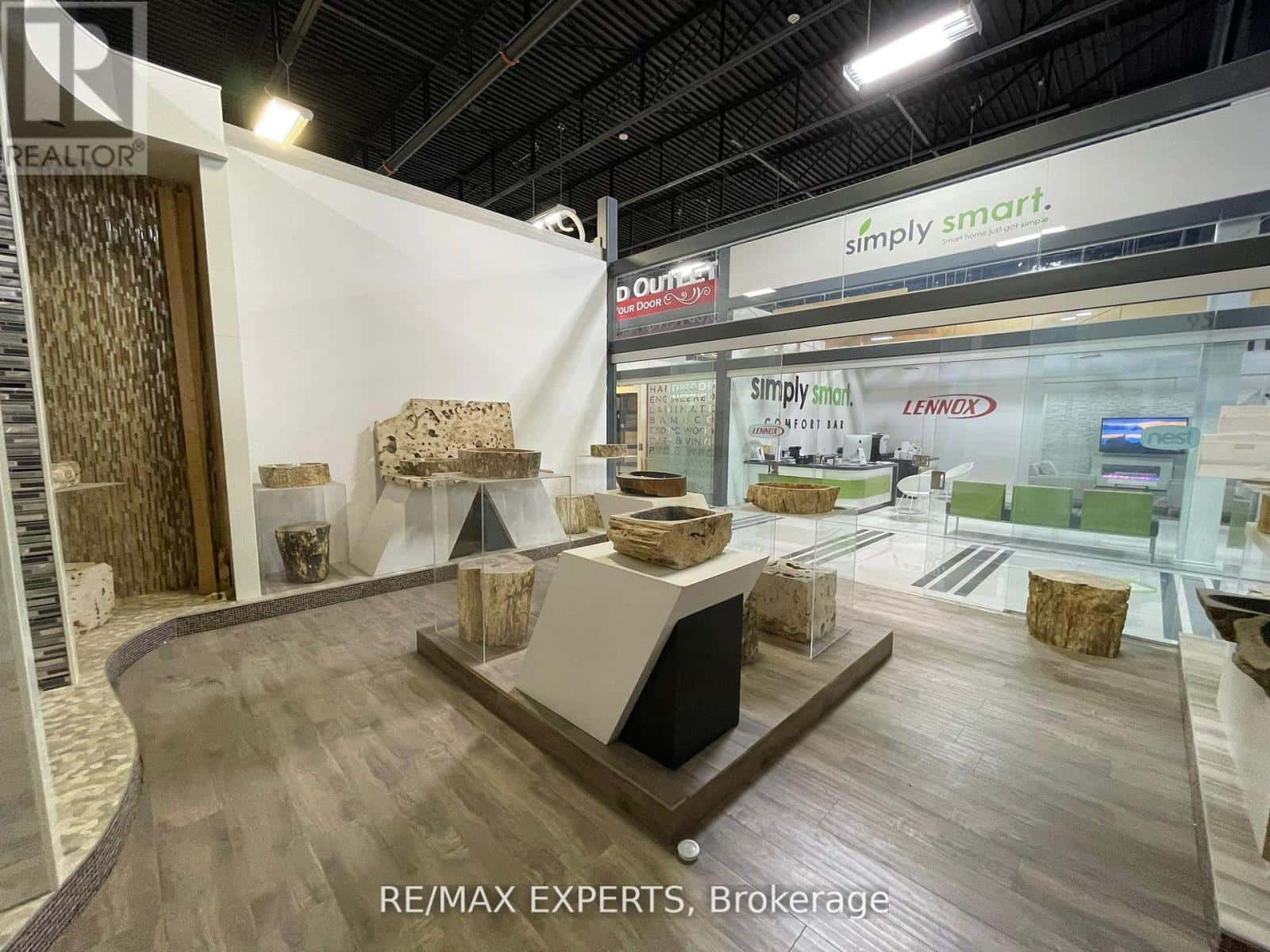 61 - 7250 KEELE STREET — Vaughan (Concord) - Photo 5 of 9