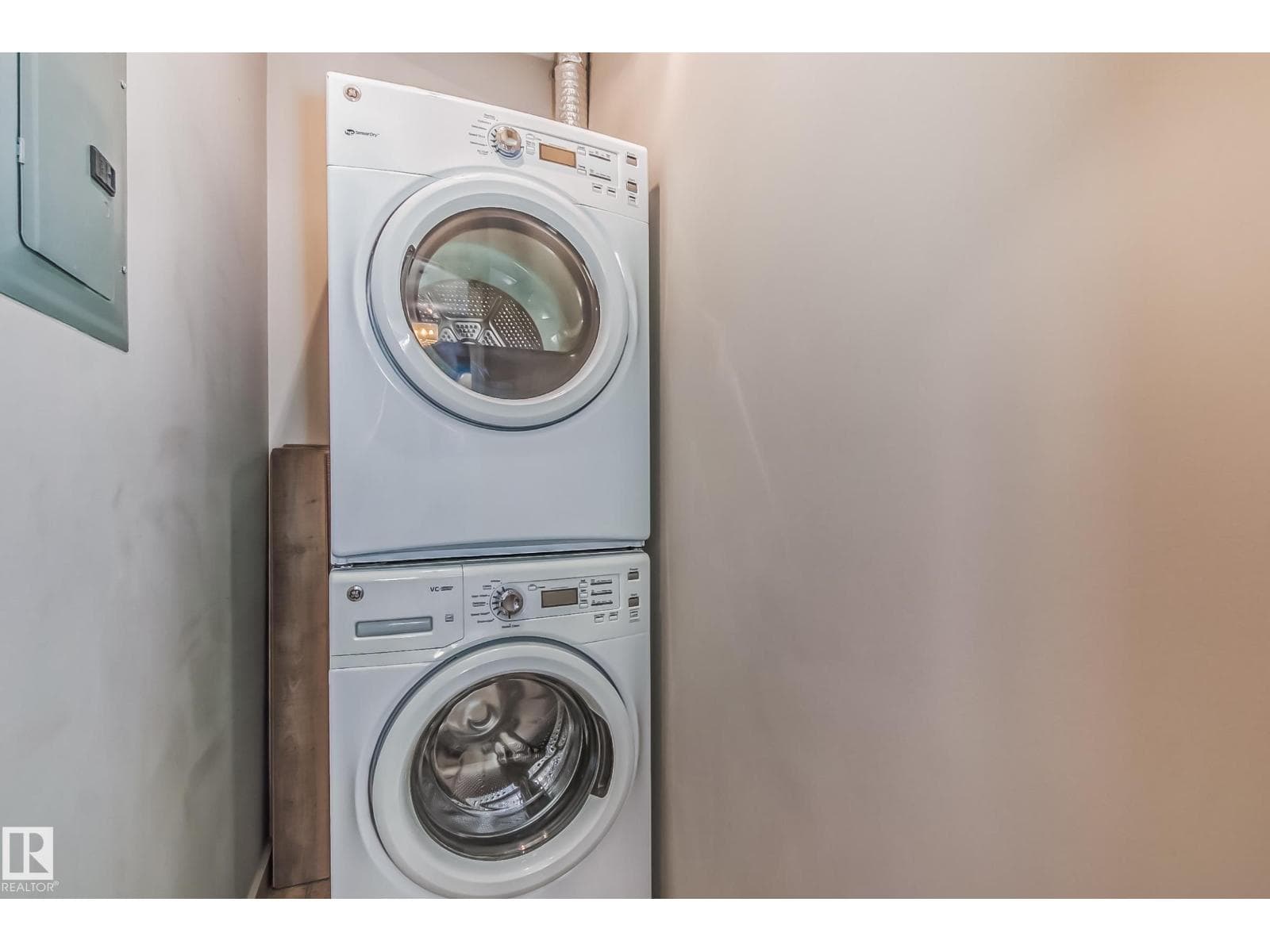 Edmonton — Edmonton - Main photo