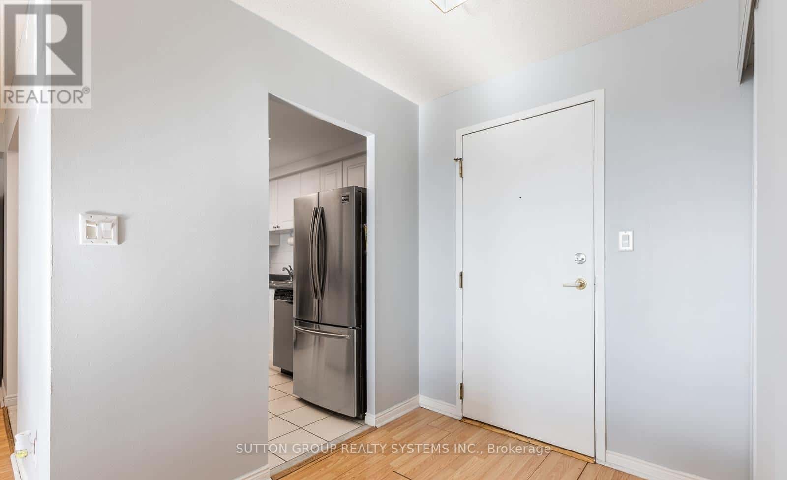 Mississauga (Cooksville) — Mississauga (Cooksville) - Photo 2 of 39