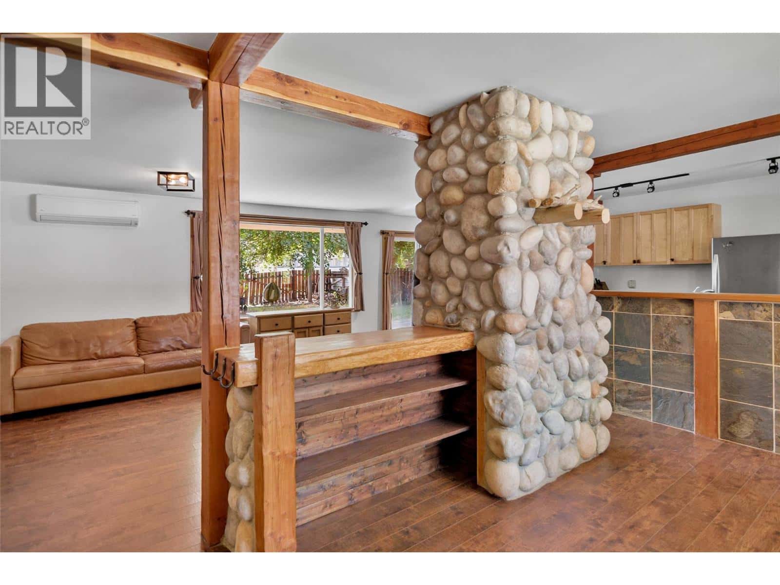 608 Mackenzie Avenue — Revelstoke, British Columbia - Photo 3 of 70