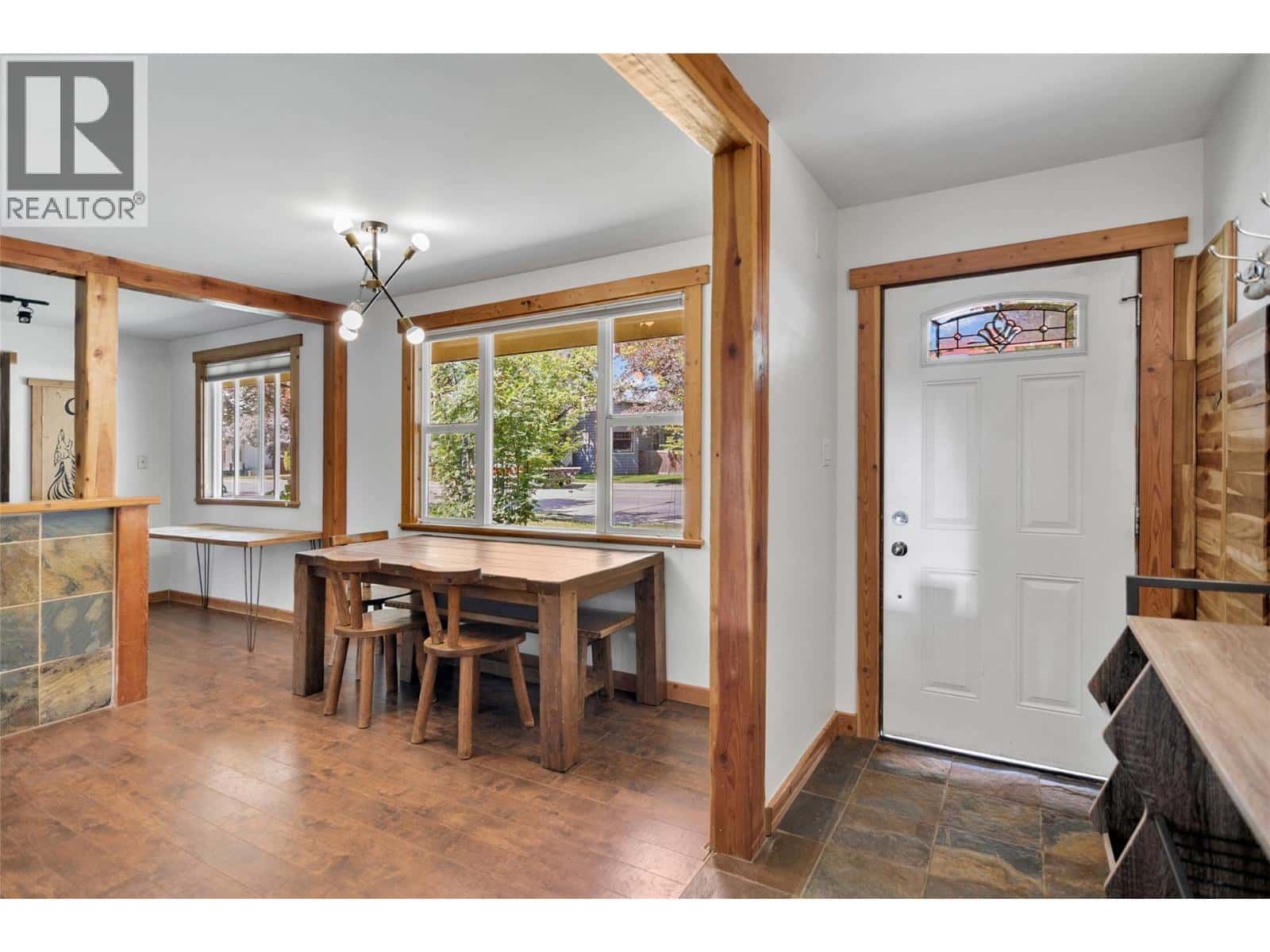 608 Mackenzie Avenue — Revelstoke, British Columbia - Photo 4 of 70