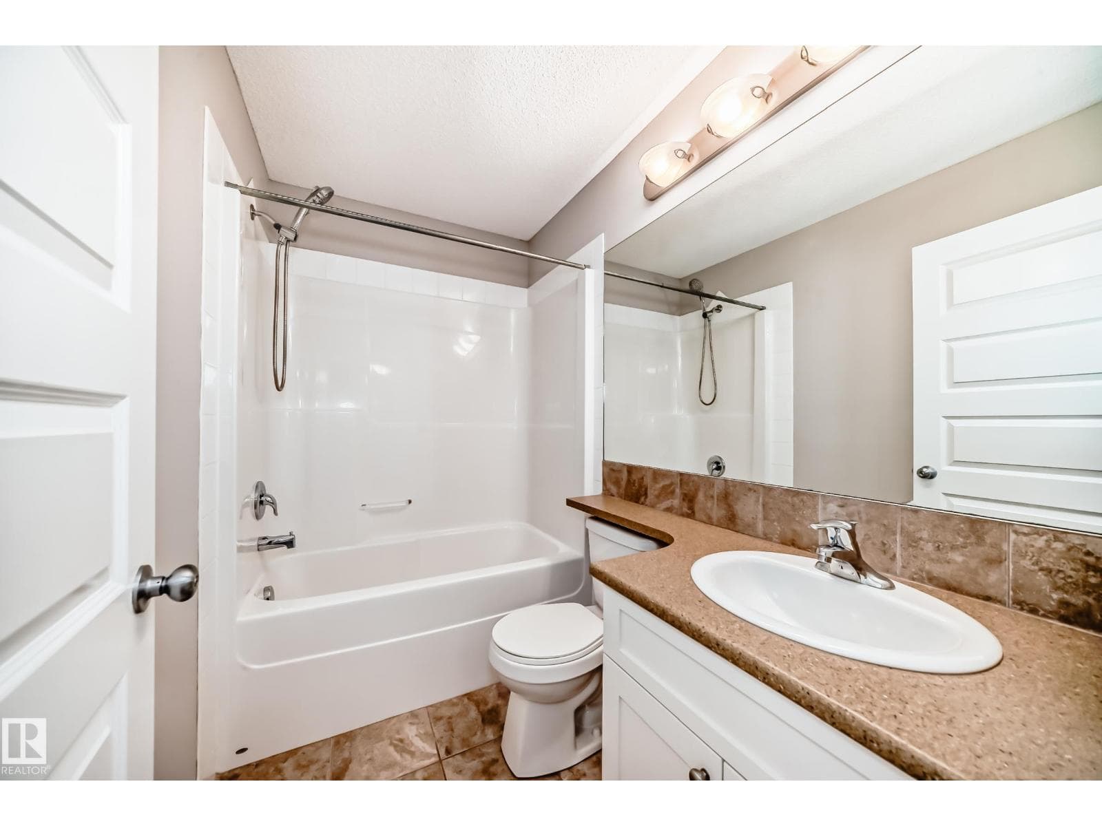 512 CHAPPELLE DR SW — Edmonton - Main photo