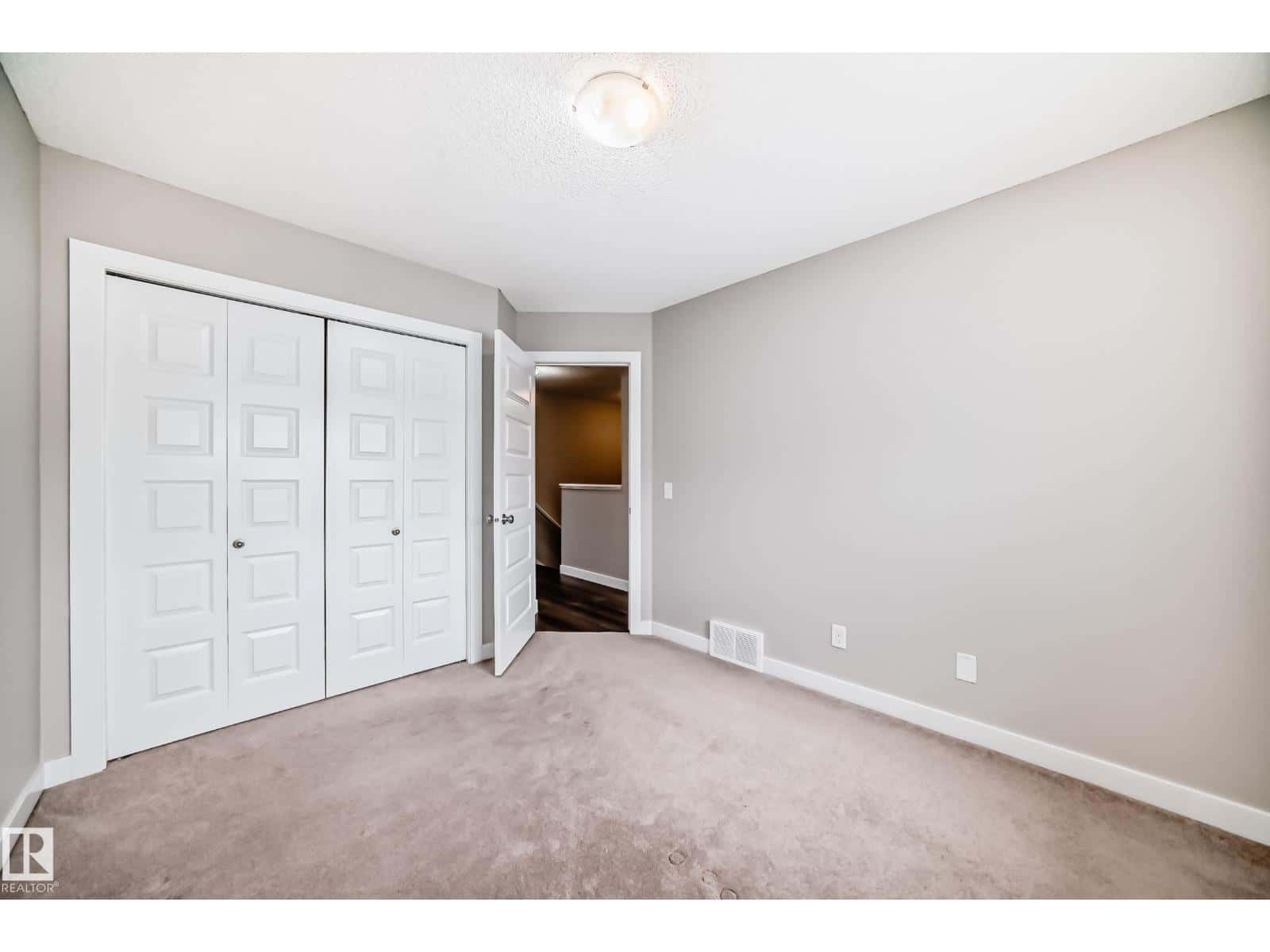 512 CHAPPELLE DR SW — Edmonton - Photo 2 of 30