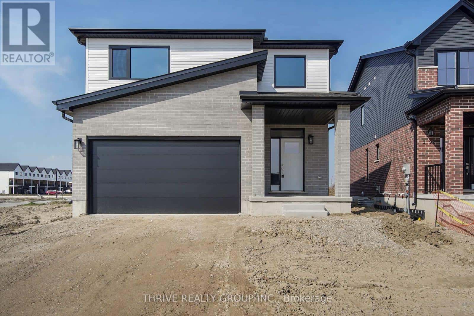 3096 BUROAK DRIVE — London North (North S), Ontario - Photo 3 of 34