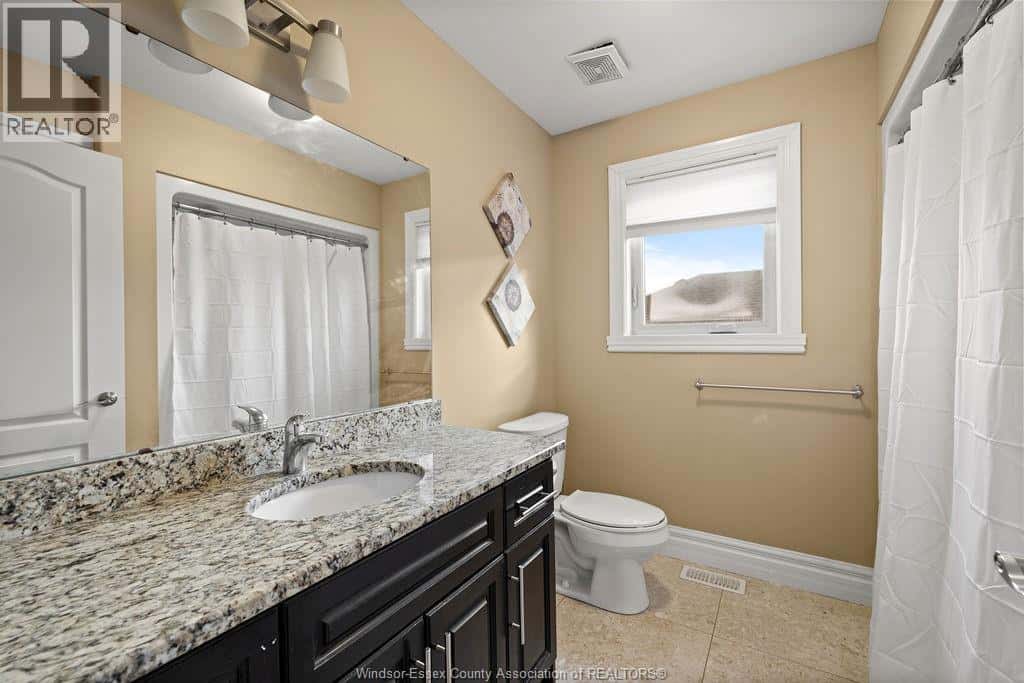 Windsor — Windsor - Photo 4 of 44