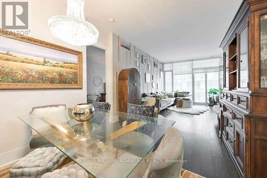 Toronto (Waterfront Communities) — Toronto (Waterfront Communities) - Photo 3 of 16