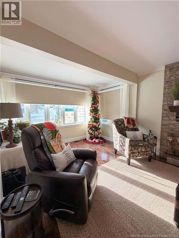 517 Victoria Street — Dalhousie - Photo 3 of 44