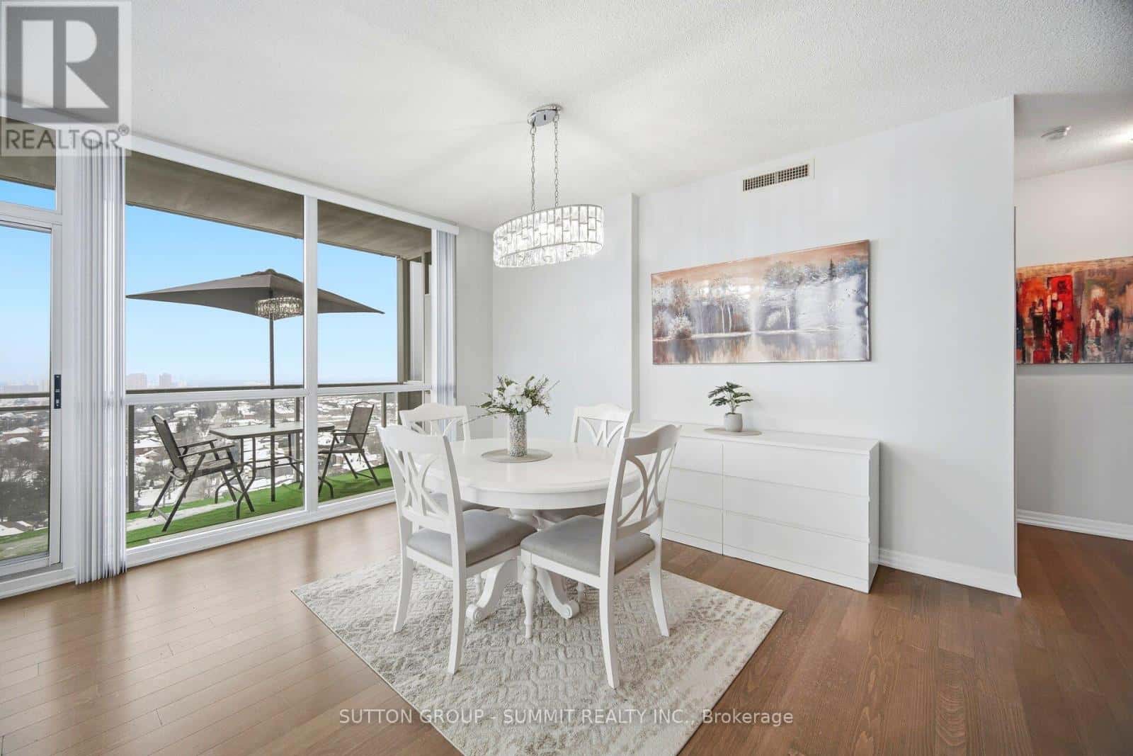 Mississauga (City Centre) — Mississauga (City Centre) - Photo 4 of 50