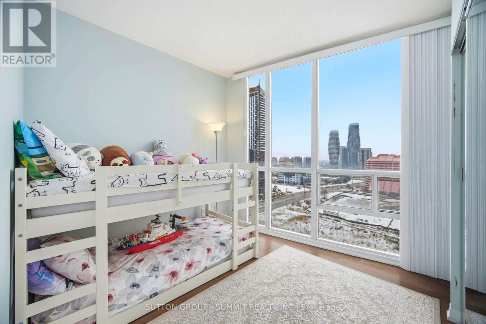 Mississauga (City Centre) — Mississauga (City Centre) - Photo 3 of 50