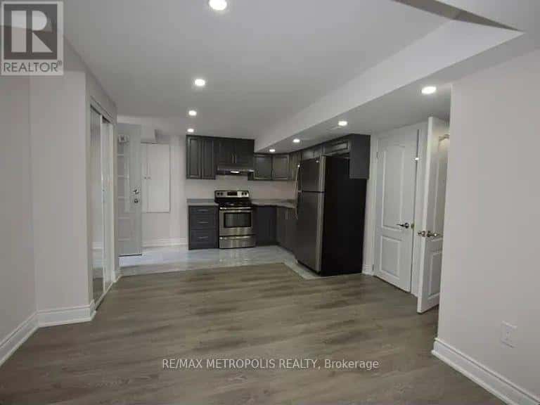 Brampton (Northwest Brampton) — Brampton (Northwest Brampton) - Photo 2 of 10