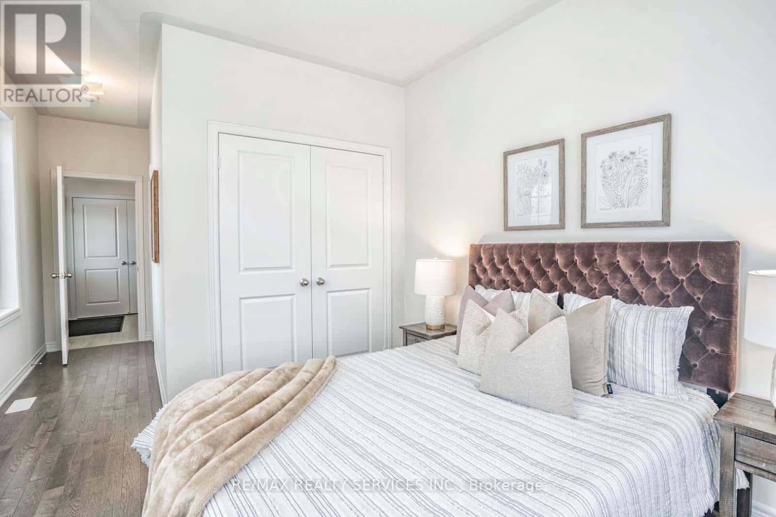 Shelburne — Shelburne - Photo 2 of 31