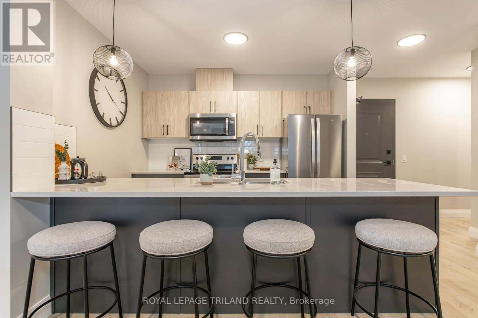 London North (North G) — London North (North G) - Photo 4 of 35