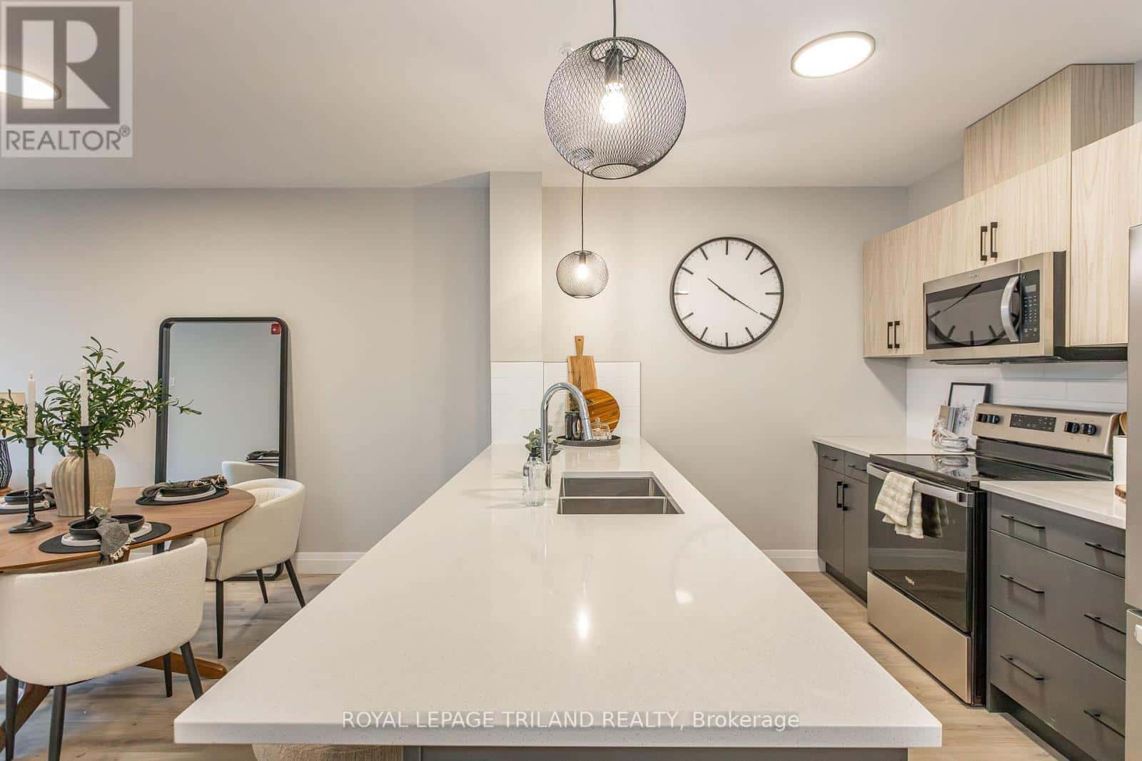 London North (North G) — London North (North G) - Photo 5 of 16