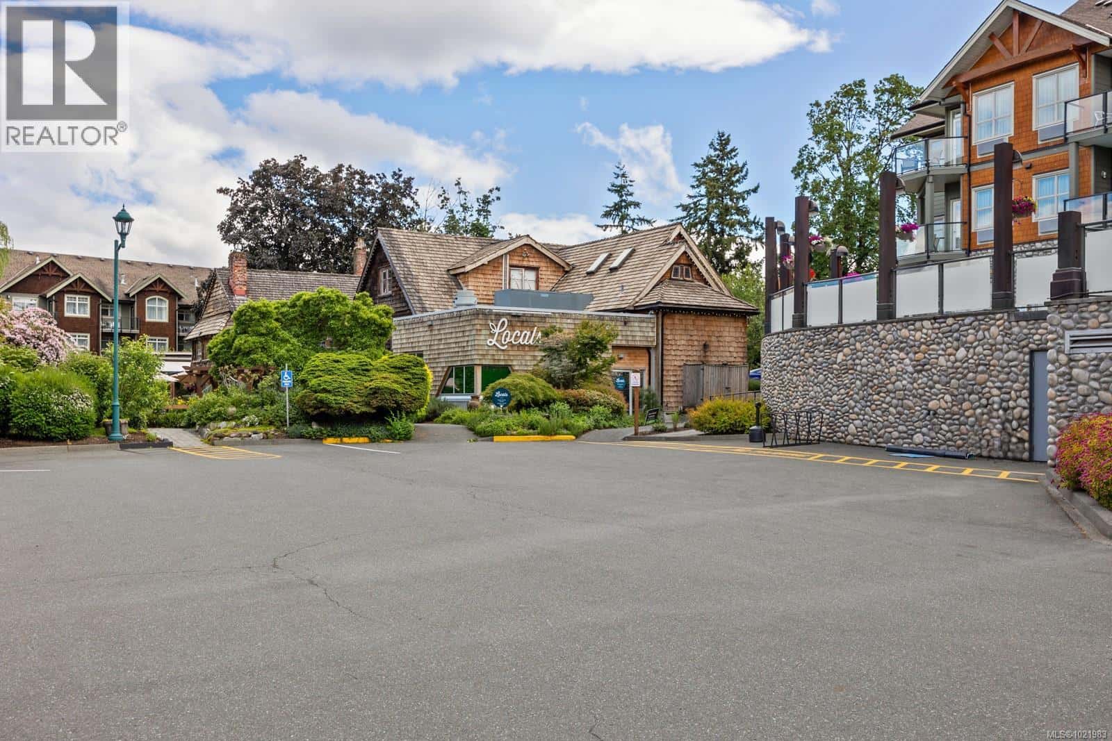 Courtenay — Courtenay - Photo 4 of 17