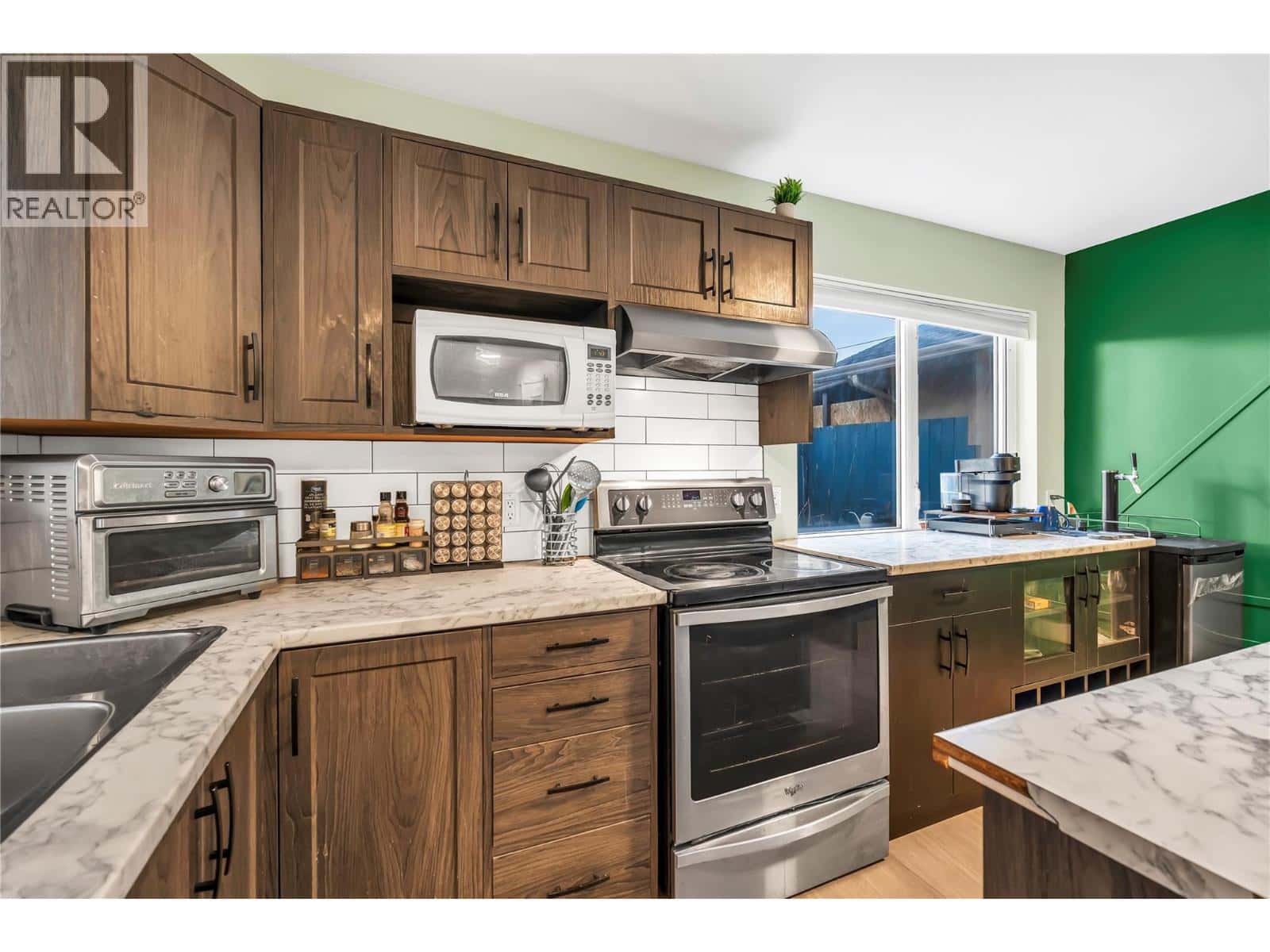 Penticton — Penticton - Photo 2 of 35