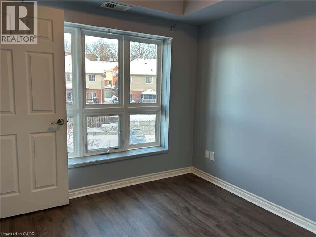 Cambridge — Cambridge - Photo 2 of 29