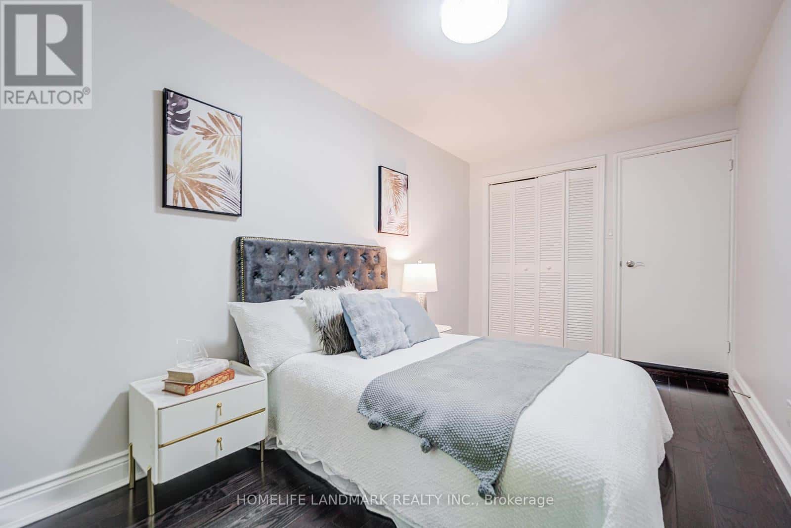 Toronto (Moss Park) — Toronto (Moss Park) - Photo 2 of 37