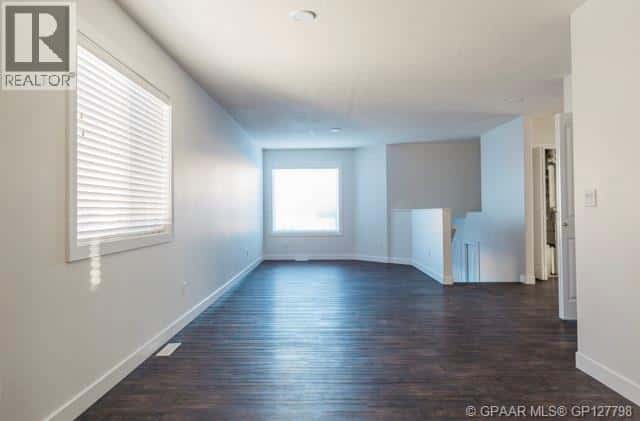 9523 113 Avenue — Clairmont, Alberta - Photo 2 of 62