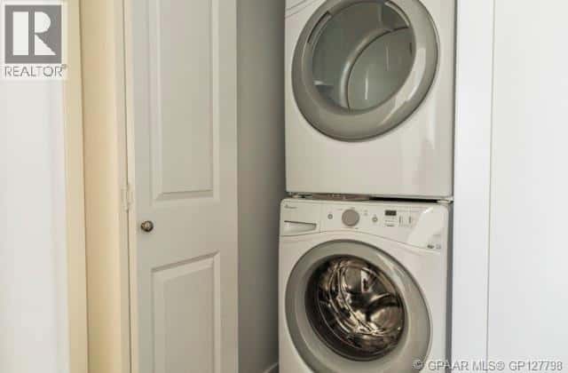 9523 113 Avenue — Clairmont, Alberta - Photo 4 of 62