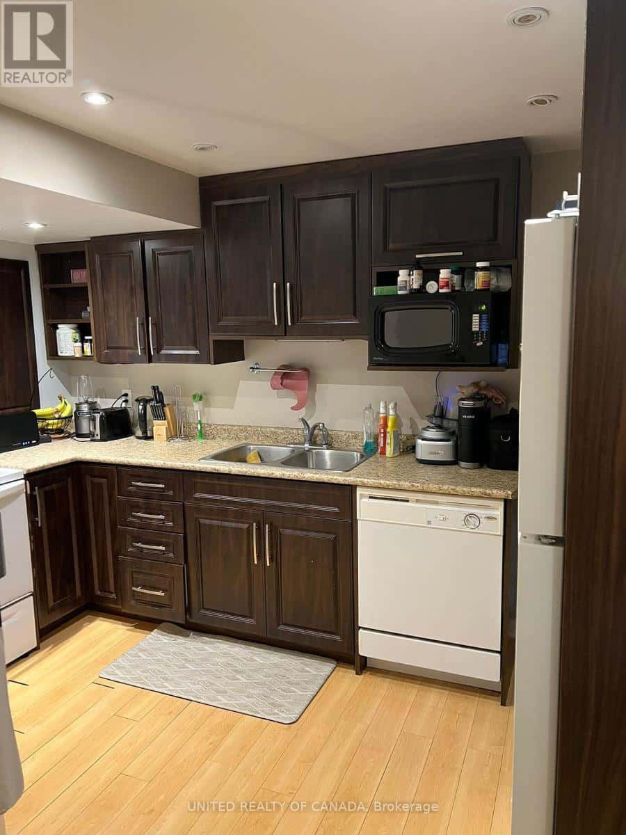 Richmond Hill (Oak Ridges Lake Wilcox) — Richmond Hill (Oak Ridges Lake Wilcox) - Photo 4 of 6