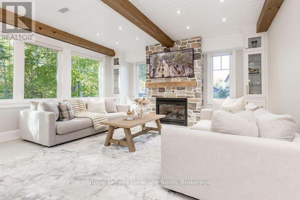 Wasaga Beach — Wasaga Beach - Photo 2 of 46