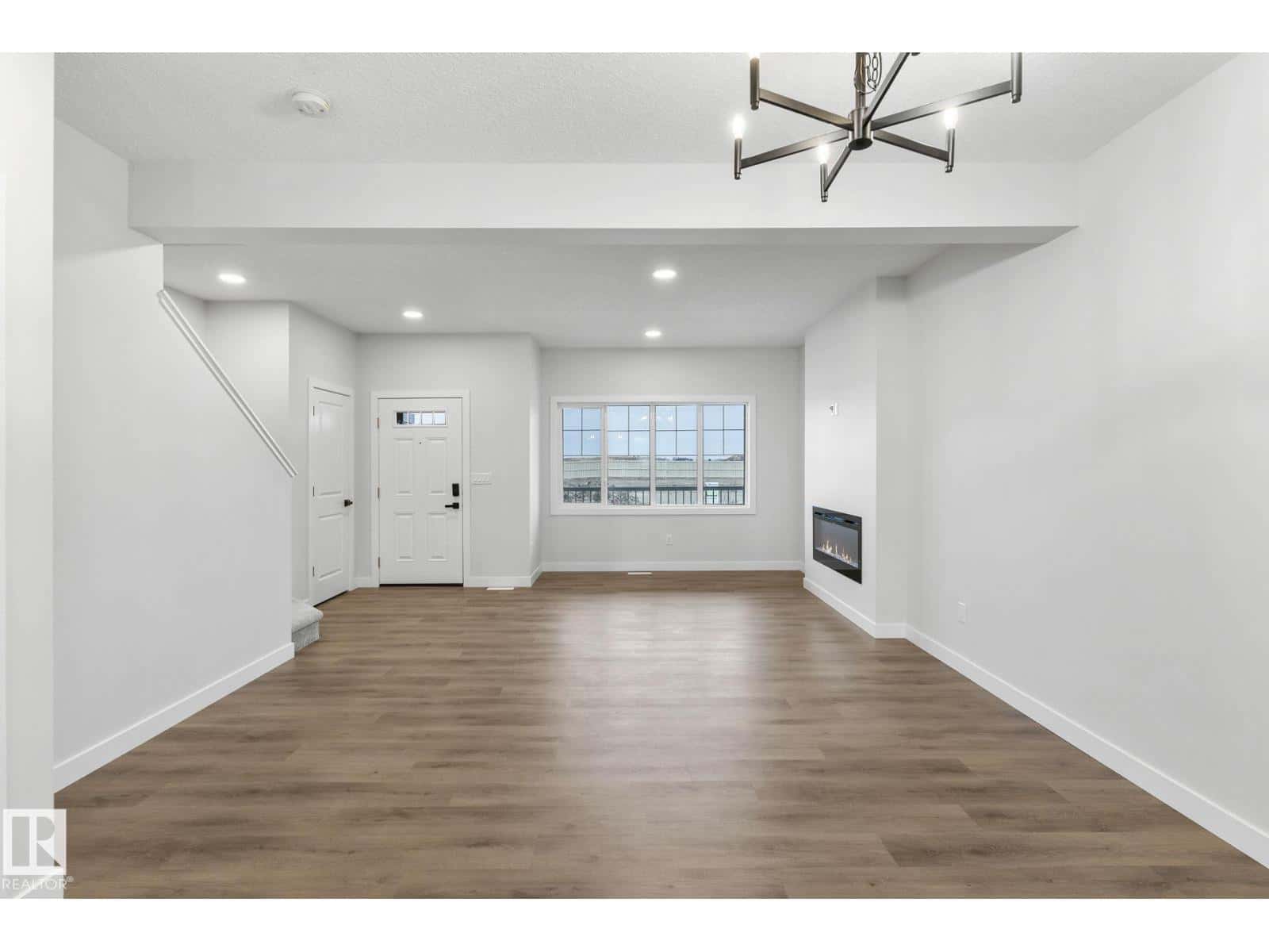 11 SERENO LN — Fort Saskatchewan, Alberta - Photo 5 of 32