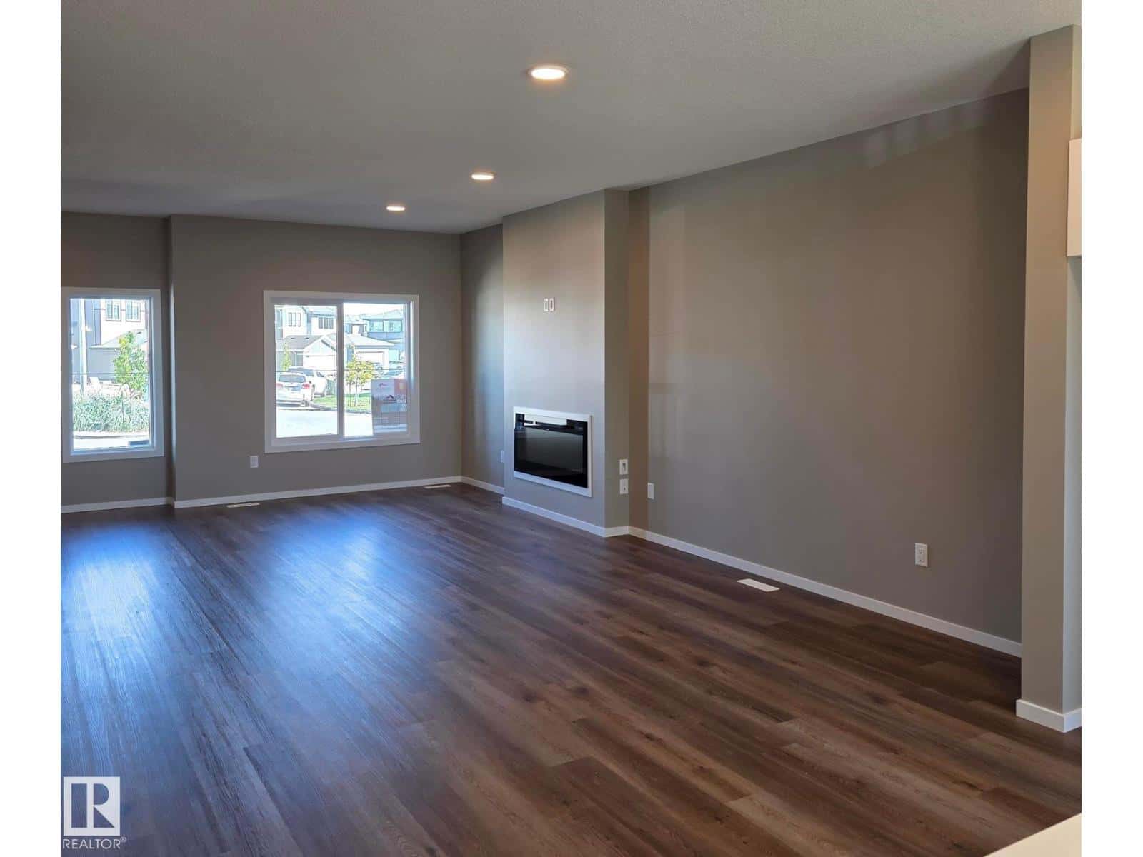 11 SERENO LN — Fort Saskatchewan, Alberta - Photo 4 of 32