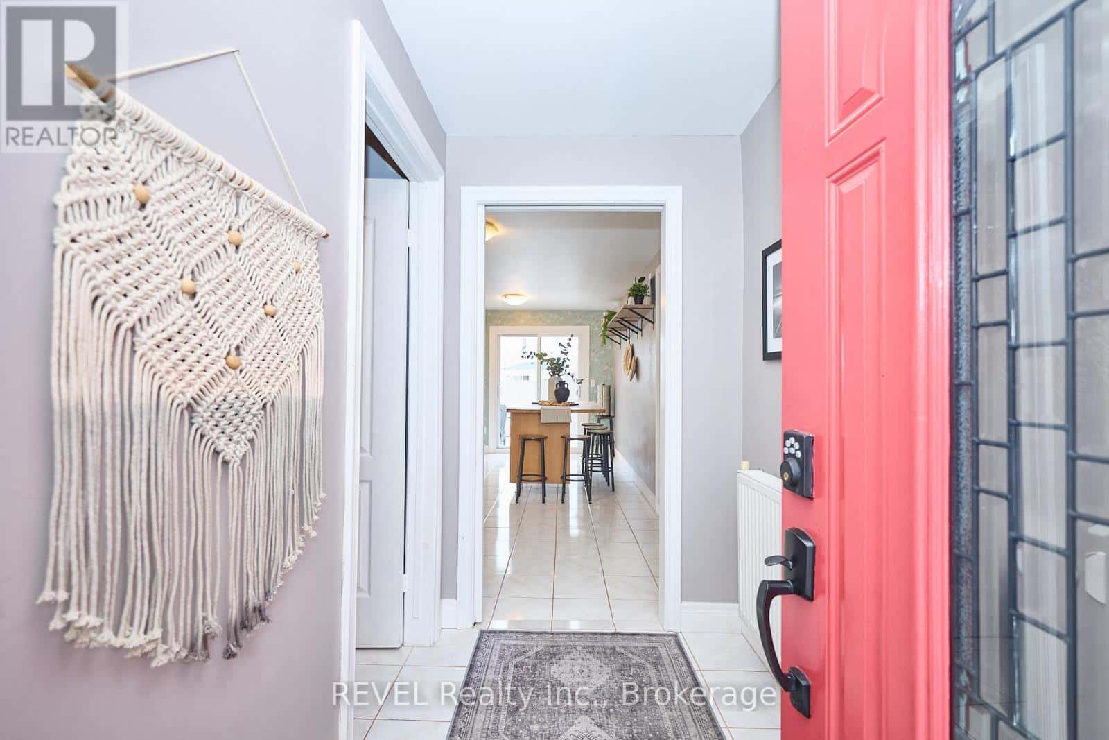 16 JONES LANE — Welland (Lincoln/Crowland), Ontario - Photo 3 of 32